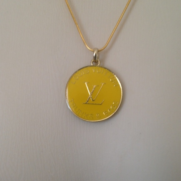 Louis Vuitton 3-way Handbag Charm-Key Chain Neck… - Picture 8 of 9